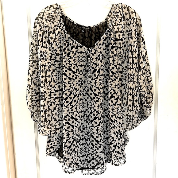 Willi Smith Tops - Willi Smith Butterfly Blouse